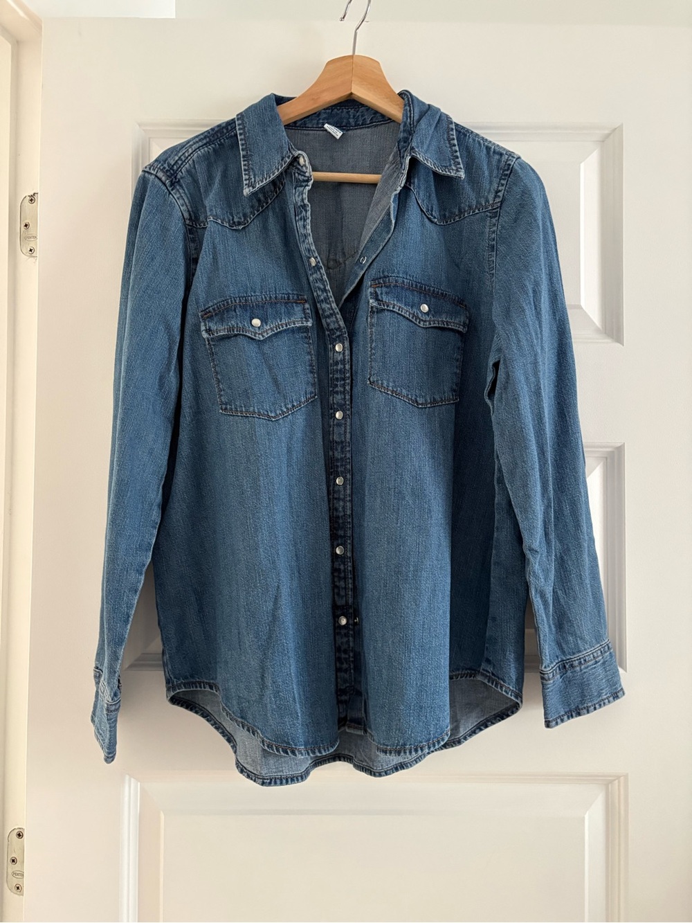 Old Navy Denim Button-Down Shirt in Blue